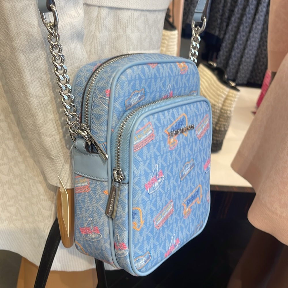 MICHAEL KORS
J Set Md Printed Signature Logo Crossbody NS CHAIN XBODY Flight
NWT - Picture 16 of 16